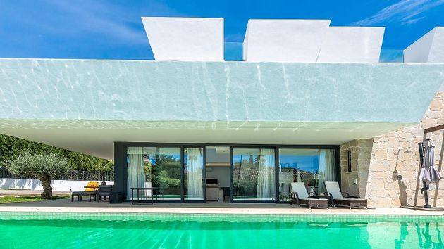 Foto 1 de Alquiler de chalet en Los Naranjos - Las Brisas de 6 habitaciones con terraza y piscina