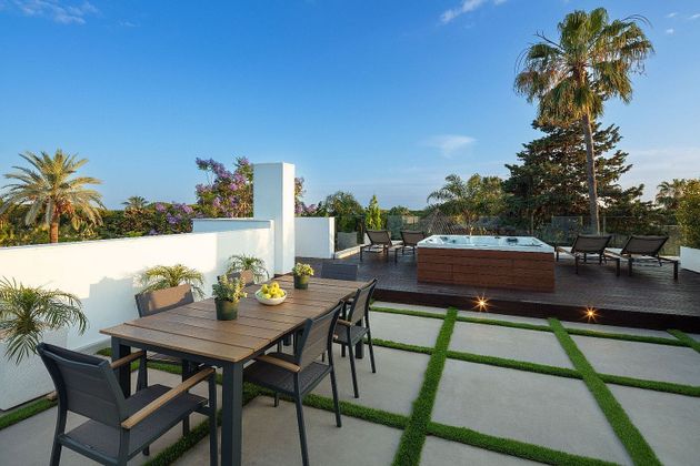 Foto 2 de Xalet en venda a Lomas de Marbella Club - Puente Romano de 5 habitacions amb piscina i jardí