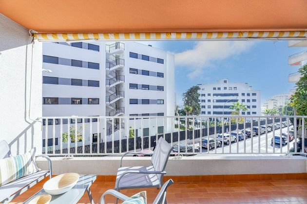 Foto 2 de Alquiler de piso en Los Jardines de Marbella - La Ermita de 3 habitaciones con terraza y garaje