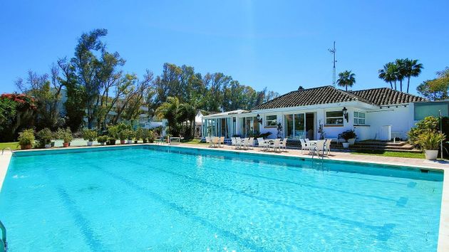 Foto 2 de Casa en lloguer a Guadalmina de 2 habitacions amb terrassa i piscina