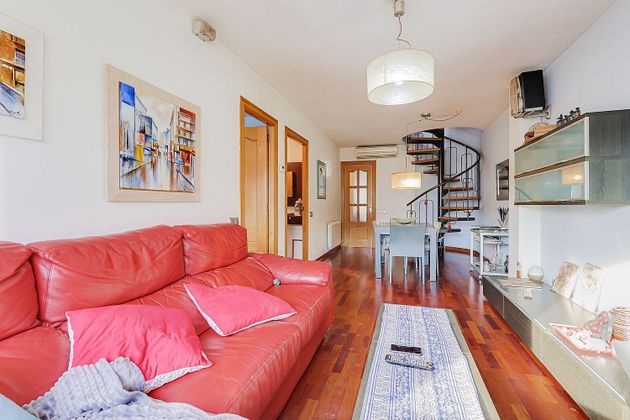Foto 2 de Dúplex en venta en Sant Vicenç dels Horts de 3 habitaciones con terraza y garaje