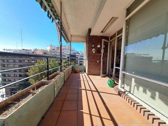 Foto 2 de Venta de piso en El Pla del Remei de 4 habitaciones con terraza y calefacción