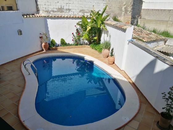 Foto 1 de Venta de casa en Torredonjimeno de 3 habitaciones con terraza y piscina