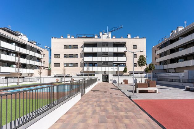Foto 2 de Venta de piso en calle Sant Plàcid de 2 habitaciones con terraza y garaje