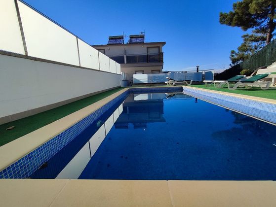 Foto 2 de Casa adossada en venda a Vidreres de 3 habitacions amb terrassa i piscina