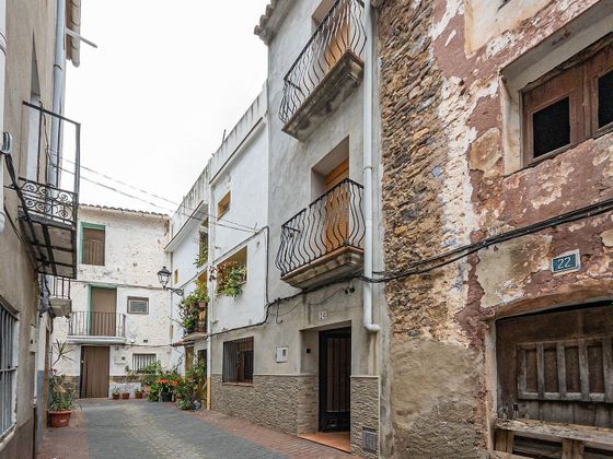 Foto 1 de Casa rural en venda a calle Mestra Gloria Agraz de 3 habitacions amb terrassa i balcó