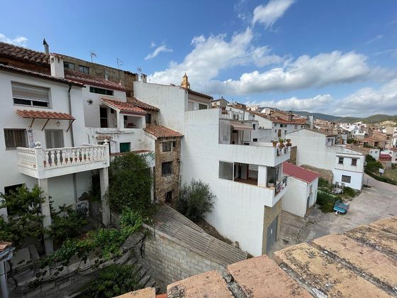 Foto 2 de Casa en venda a vía Eras Pantano de 4 habitacions amb terrassa i garatge