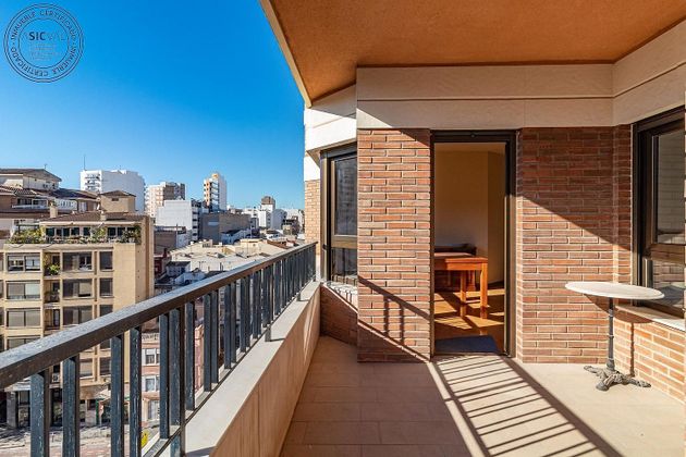 Foto 1 de Piso en venta en plaza Del Jutge Borrull de 3 habitaciones con terraza y balcón
