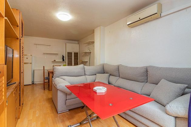 Foto 2 de Pis en venda a calle Jaime Chicharro de 3 habitacions amb terrassa i aire acondicionat