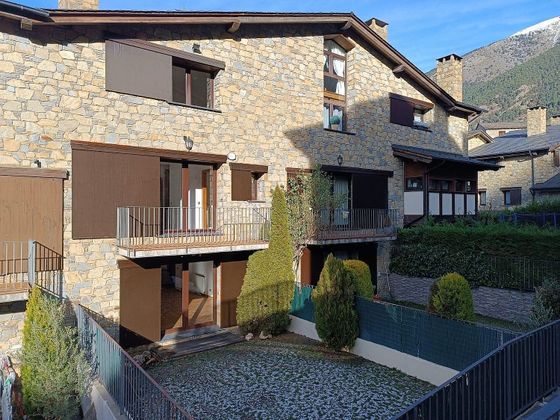 Foto 1 de Venta de casa en Aixirivall de 4 habitaciones con terraza y garaje