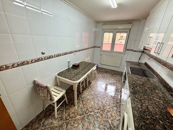 Foto 2 de Pis en venda a El Carbayedo - El Quirinal de 3 habitacions amb terrassa i garatge