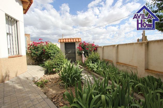 Foto 1 de Xalet en venda a calle Cantarranas de 3 habitacions amb piscina i garatge