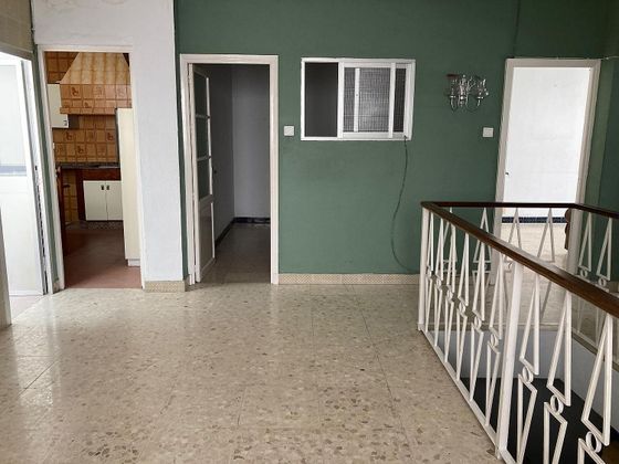 Foto 2 de Casa en venda a Barbate ciudad de 7 habitacions amb garatge i balcó