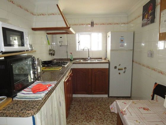 Foto 2 de Venta de chalet en Barbate ciudad de 8 habitaciones y 240 m²