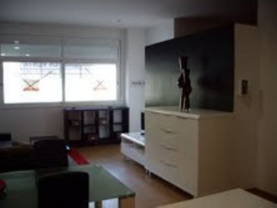 Foto 2 de Venta de estudio en Sanfeliu con muebles y aire acondicionado