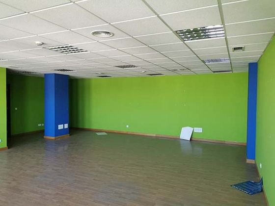 Foto 2 de Alquiler de oficina en La Buhaira de 336 m²