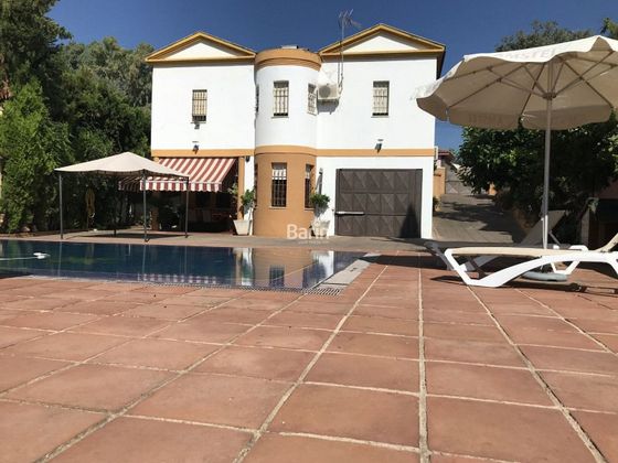 Foto 1 de Casa en venta en El Brillante -El Naranjo - El Tablero de 4 habitaciones con terraza y piscina