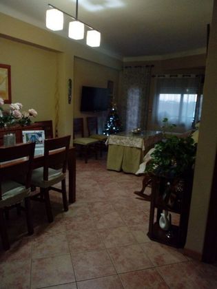 Foto 2 de Venta de piso en Herrera de 3 habitaciones con balcón y aire acondicionado