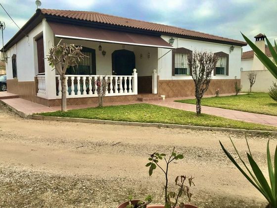 Foto 2 de Casa rural en venda a Carlota (La) de 3 habitacions amb terrassa i jardí