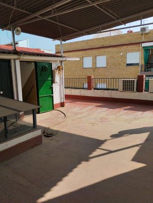 Foto 2 de Casa adossada en venda a Huerta de la Reina - Trassierra de 4 habitacions amb terrassa i garatge