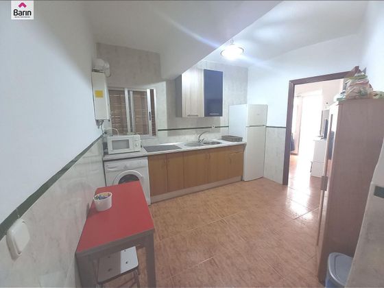 Foto 2 de Alquiler de piso en Huerta de la Reina - Trassierra de 3 habitaciones con muebles y calefacción