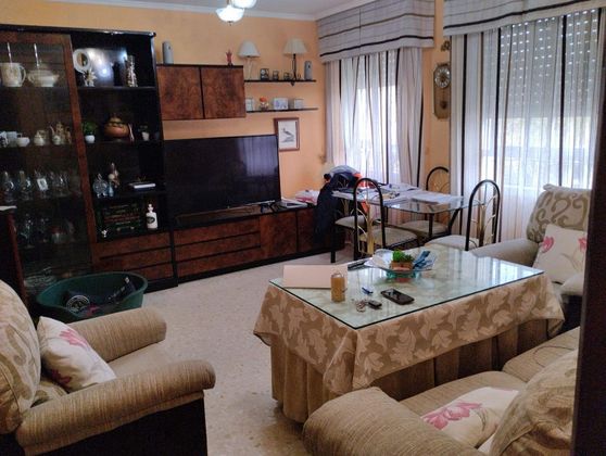Foto 1 de Pis en venda a Santa Rosa - Valdeolleros de 3 habitacions amb garatge i jardí