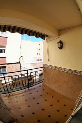 Foto 2 de Piso en venta en Perchel Norte - La Trinidad de 4 habitaciones con terraza y ascensor