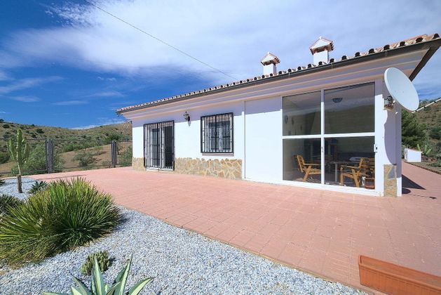 Foto 2 de Xalet en venda a Sedella de 2 habitacions amb terrassa i piscina