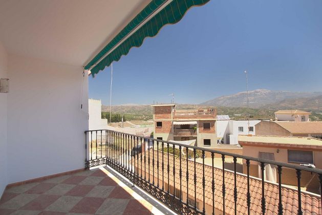 Foto 2 de Venta de piso en Benamocarra de 5 habitaciones con terraza