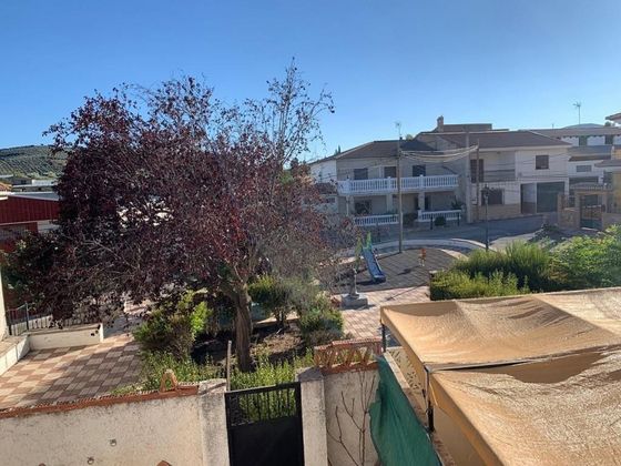 Foto 1 de Venta de casa adosada en Montillana de 4 habitaciones con jardín y balcón