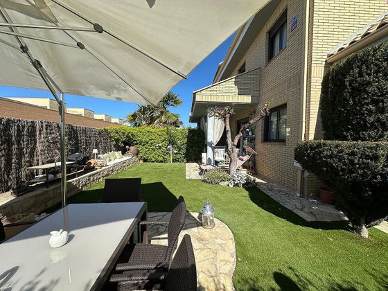 Foto 1 de Casa en venda a Valdetorres de Jarama de 4 habitacions amb terrassa i piscina