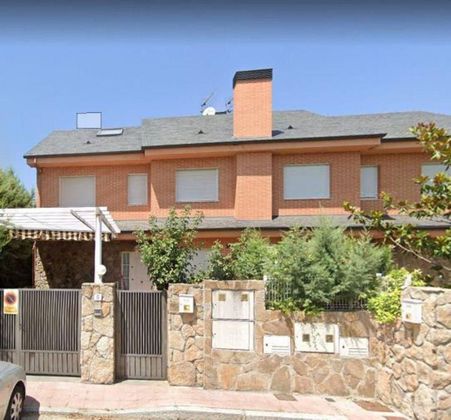 Foto 1 de Casa en venda a Alpedrete de 3 habitacions amb piscina i jardí