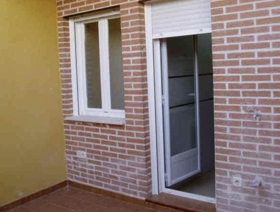 Foto 2 de Pis en venda a Casco Antiguo Norte de 1 habitació amb terrassa i balcó