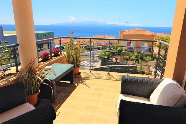 Foto 1 de Chalet en venta en Puerto de Santiago de 5 habitaciones con terraza y piscina