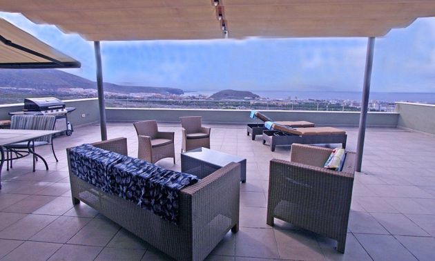 Foto 1 de Venta de ático en Costa Adeje de 3 habitaciones con terraza y piscina