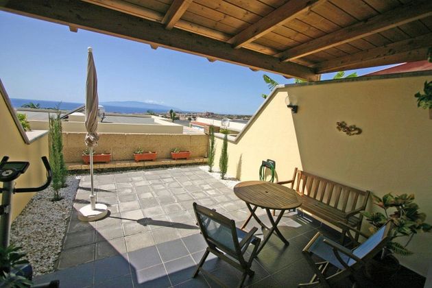 Foto 1 de Casa adossada en venda a Costa Adeje de 2 habitacions amb terrassa i garatge