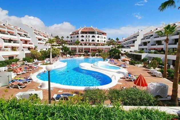 Foto 1 de Dúplex en venda a Los Cristianos - Playa de las Américas de 1 habitació amb terrassa i piscina