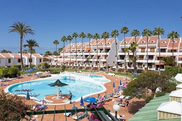 Foto 2 de Venta de dúplex en Los Cristianos - Playa de las Américas de 3 habitaciones con terraza y piscina