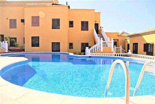 Foto 1 de Piso en venta en Chayofa - Las Camellas de 3 habitaciones con terraza y piscina