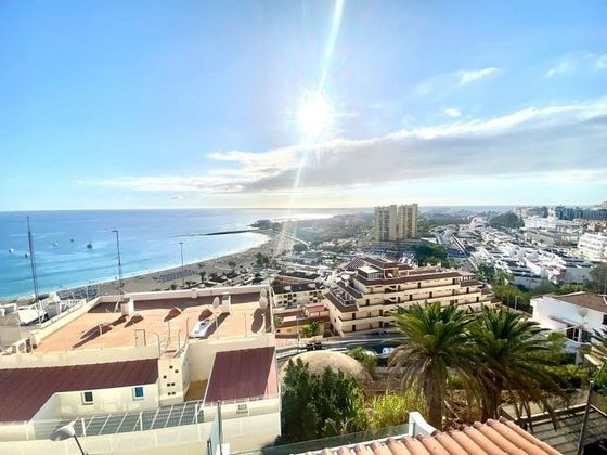 Foto 1 de Venta de ático en Los Cristianos - Playa de las Américas de 2 habitaciones con terraza y aire acondicionado