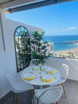 Foto 2 de Venta de ático en Los Cristianos - Playa de las Américas de 2 habitaciones con terraza y aire acondicionado