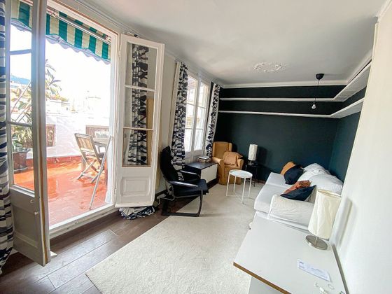 Foto 1 de Àtic en lloguer a Sant Gervasi - Galvany de 2 habitacions amb terrassa i mobles