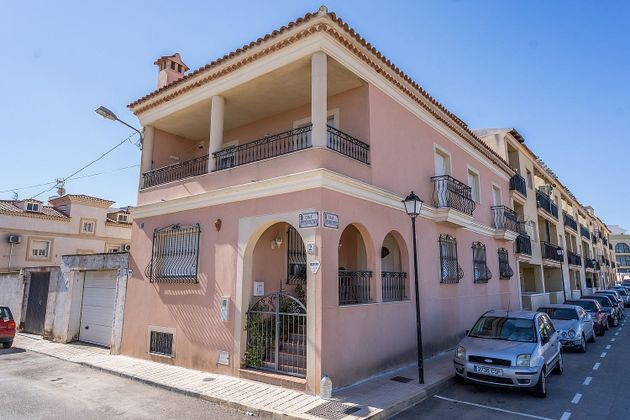 Foto 1 de Casa en venda a calle Antonio Machado de 4 habitacions amb terrassa i balcó