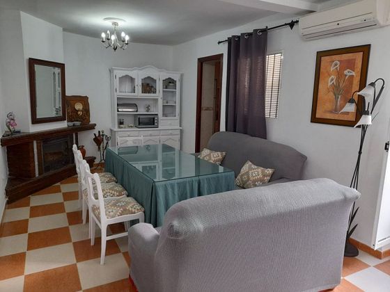 Foto 2 de Chalet en venta en Pedroso (El) de 3 habitaciones con aire acondicionado