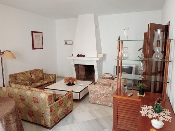 Foto 1 de Xalet en venda a Fuentes de León de 3 habitacions amb terrassa