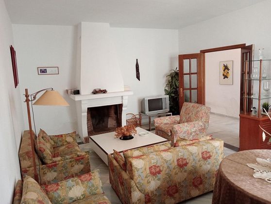 Foto 2 de Xalet en venda a Fuentes de León de 3 habitacions amb terrassa