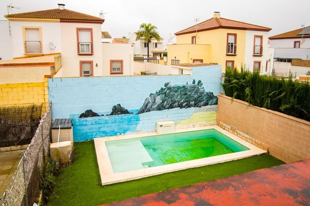 Foto 2 de Casa en venda a Umbrete de 4 habitacions amb terrassa i piscina