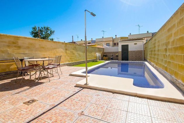 Foto 2 de Casa en venda a Huévar del Aljarafe de 3 habitacions amb terrassa i piscina