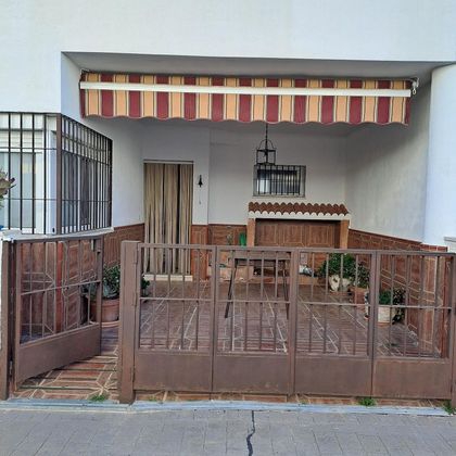 Foto 1 de Casa en venta en Pedroso (El) de 4 habitaciones con terraza