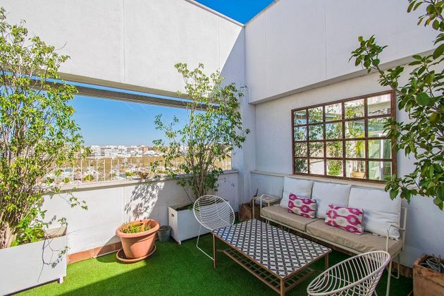 Foto 1 de Àtic en venda a Tablada de 3 habitacions amb terrassa i garatge